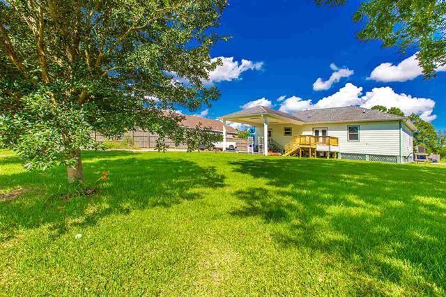 311 Thoroughbred Park Drive - Photo 2 of 38