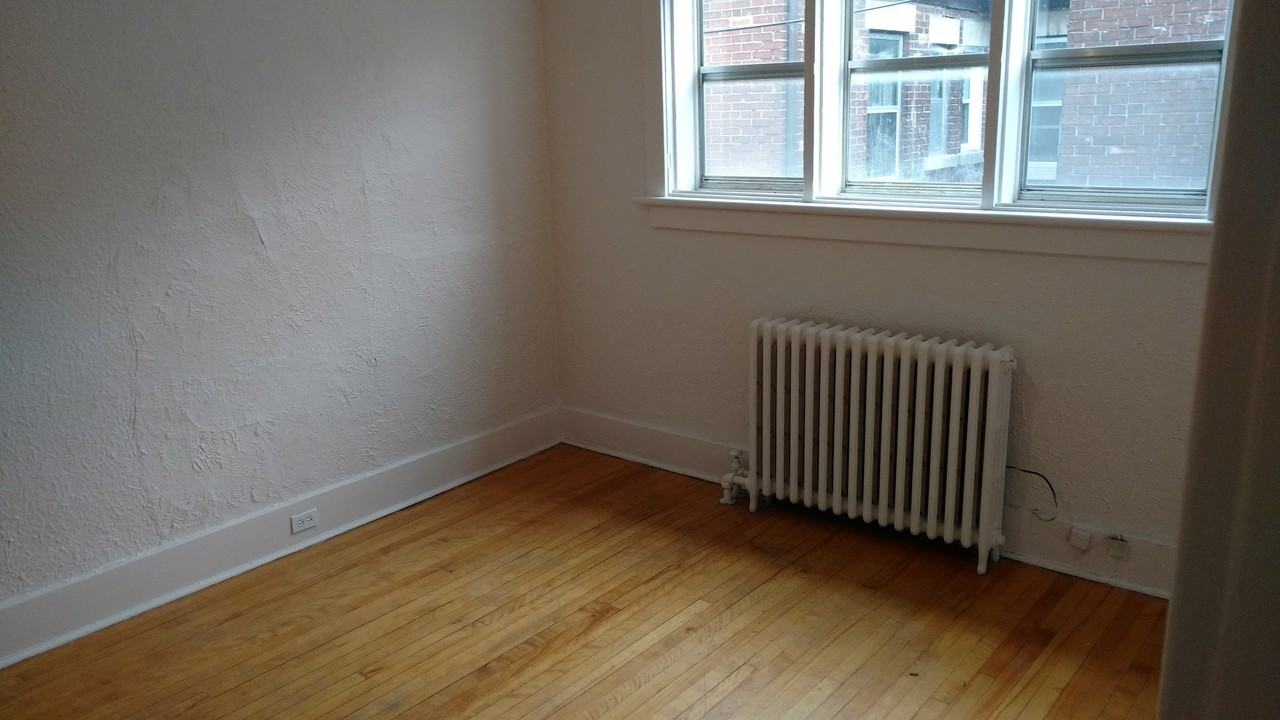 92 Blackburn Avenue #7 - Photo 3 of 21