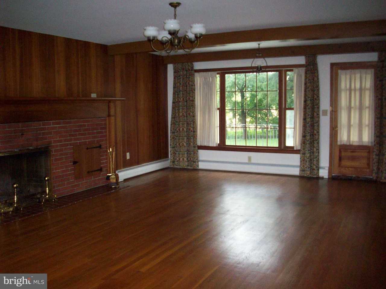 114 W North St - Photo 3 of 17