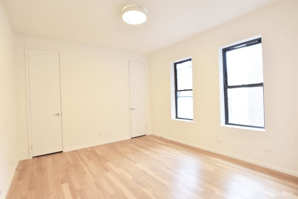 60 Seaman Ave #G43