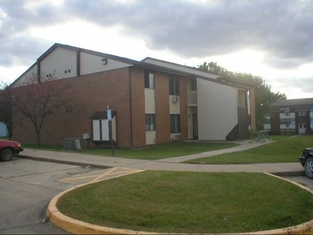 Englewood Village Apartments - Photo 3 of 6