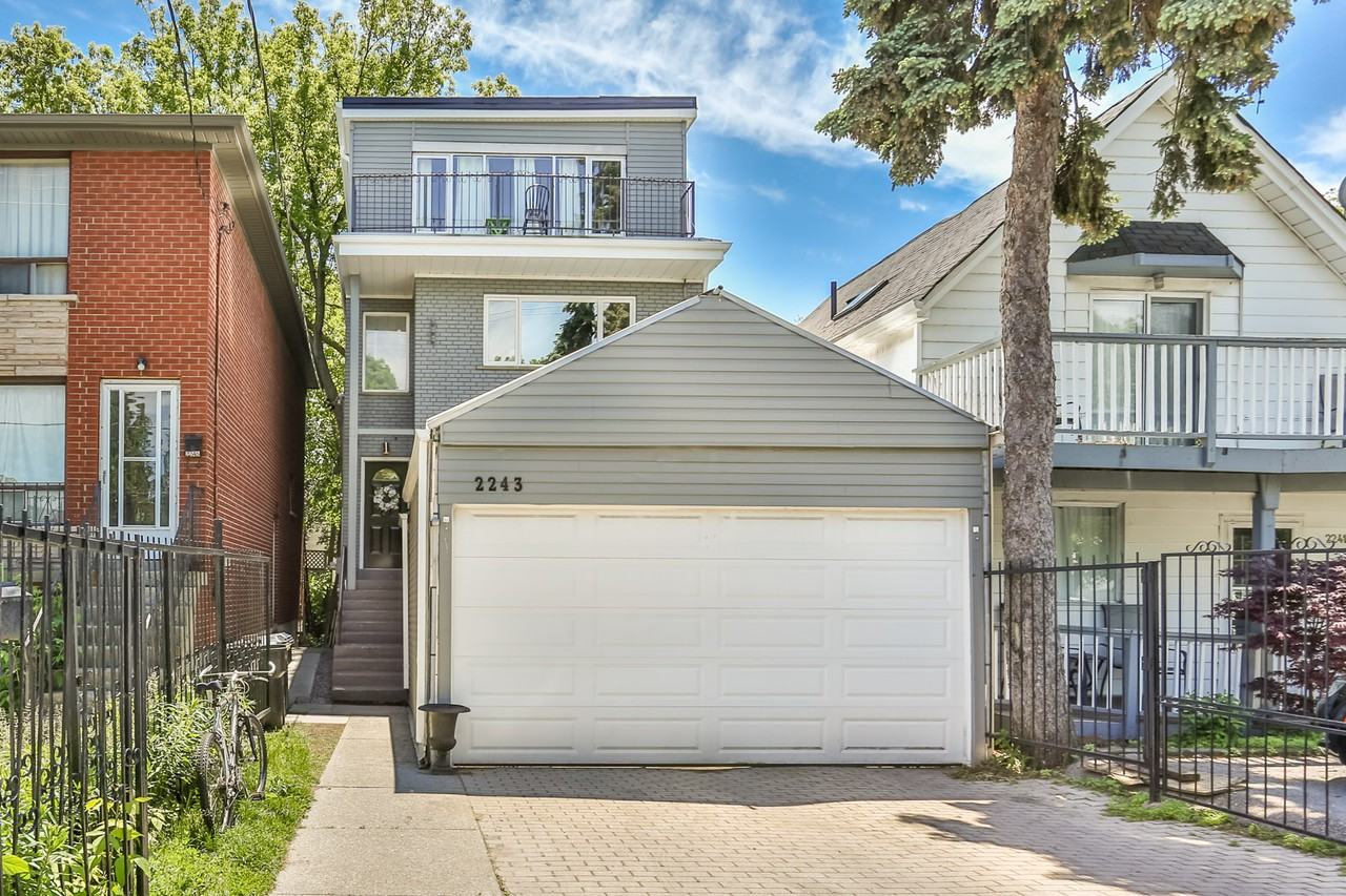 Gerrard St E & Main St, Toronto, ON M4E 2C9 1 Bedroom Apartment for