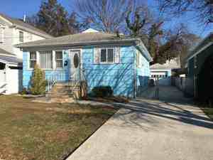 527 Willowbrook Rd - Photo 2 of 18