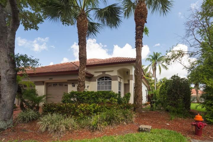 1001 Via Jardin - Photo 2 of 9