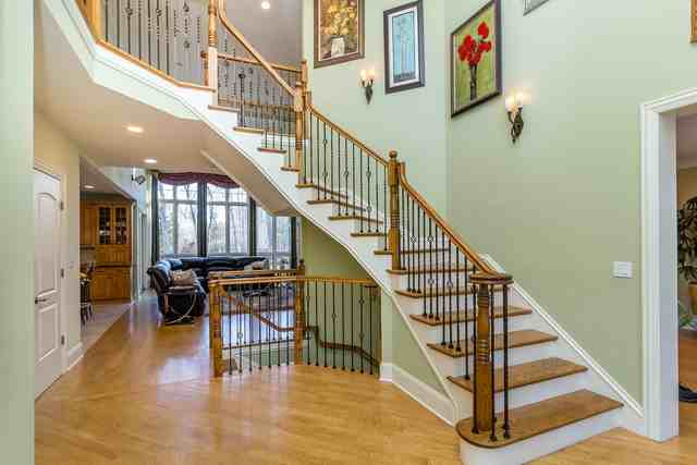 5 Dukes Ln - Photo 3 of 50