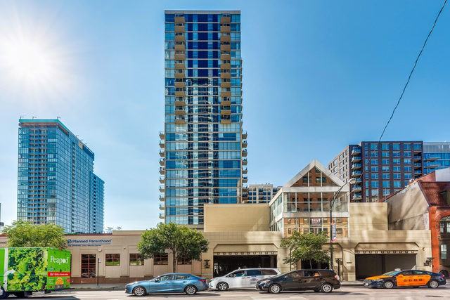 1212 N LaSalle Dr #1708