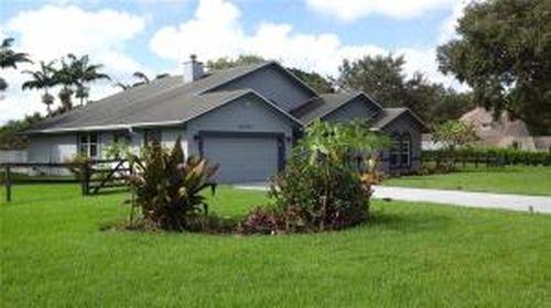 16360 Stirling Rd - Photo 2 of 8