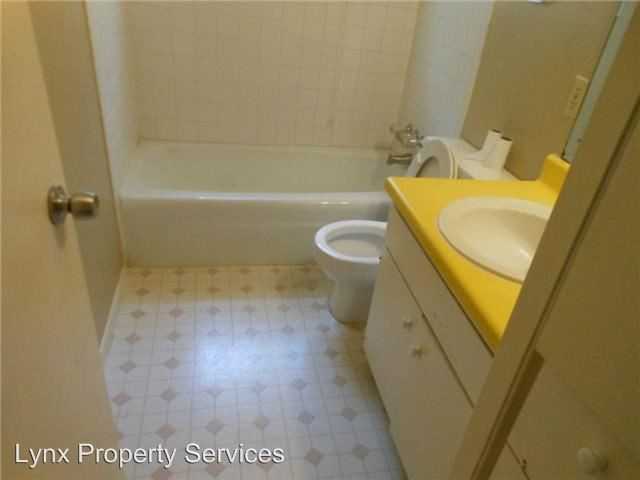10102 Woodstock Dr - Photo 2 of 6