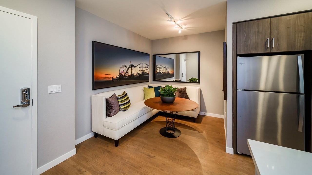 6tenEast - Photo 7 of 43