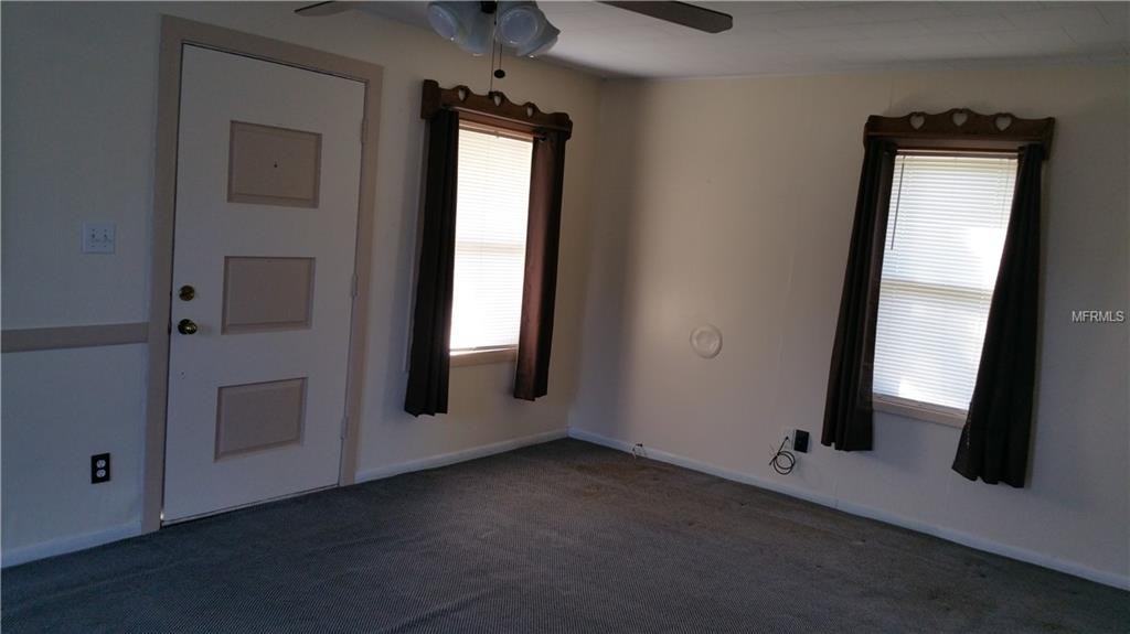 608 Lemon St - Photo 3 of 10