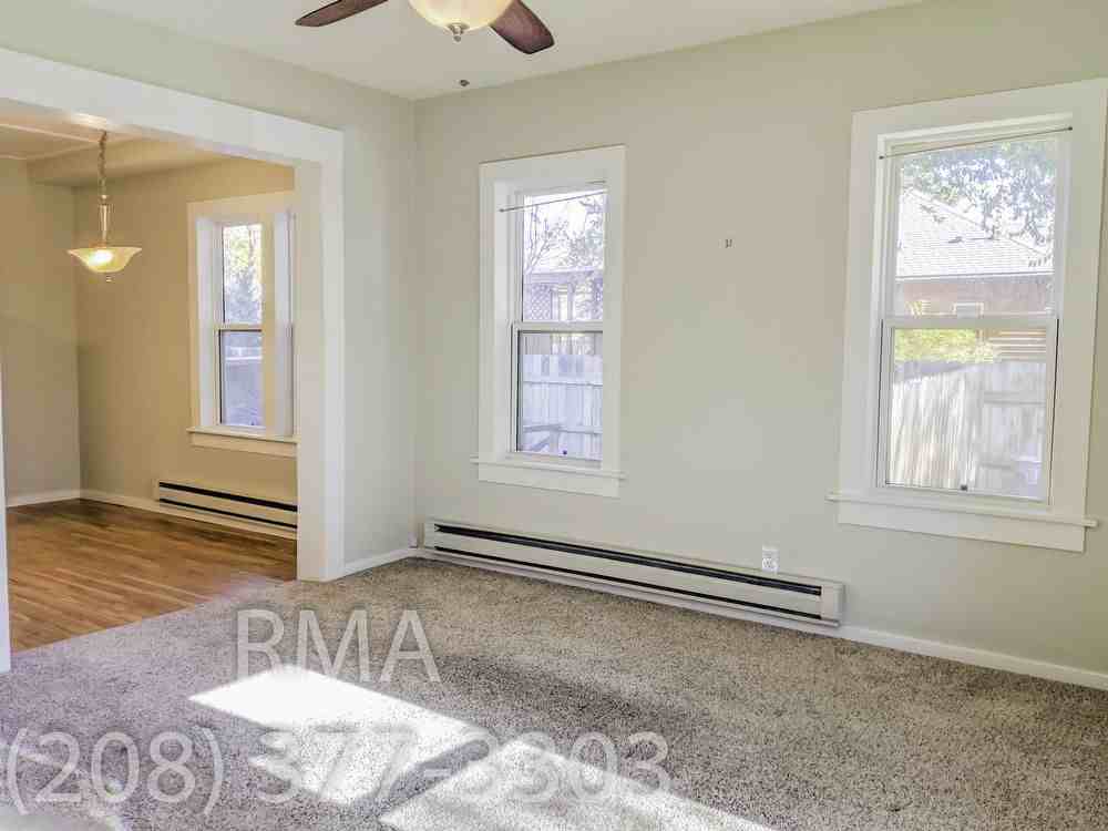 1204 W Dundee St - Photo 3 of 9