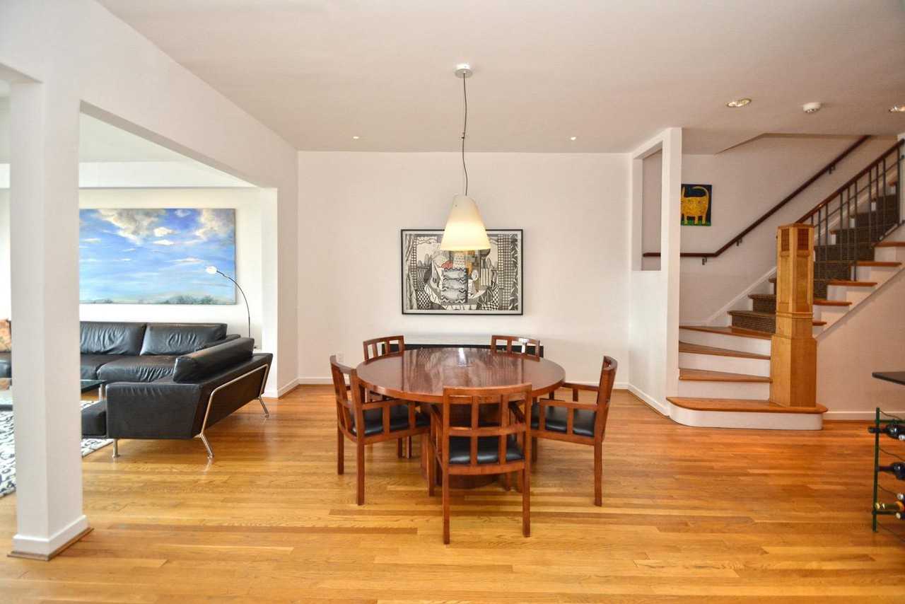 1116 Carney St - Photo 3 of 25