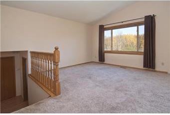 4020 Hickory Ct - Photo 3 of 14