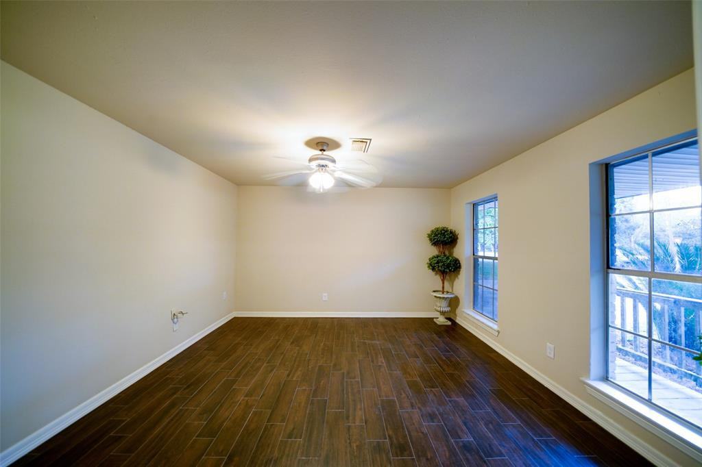 15918 Ash Rd - Photo 3 of 32