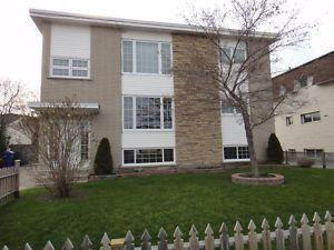 351 Rue Jeanne Mance