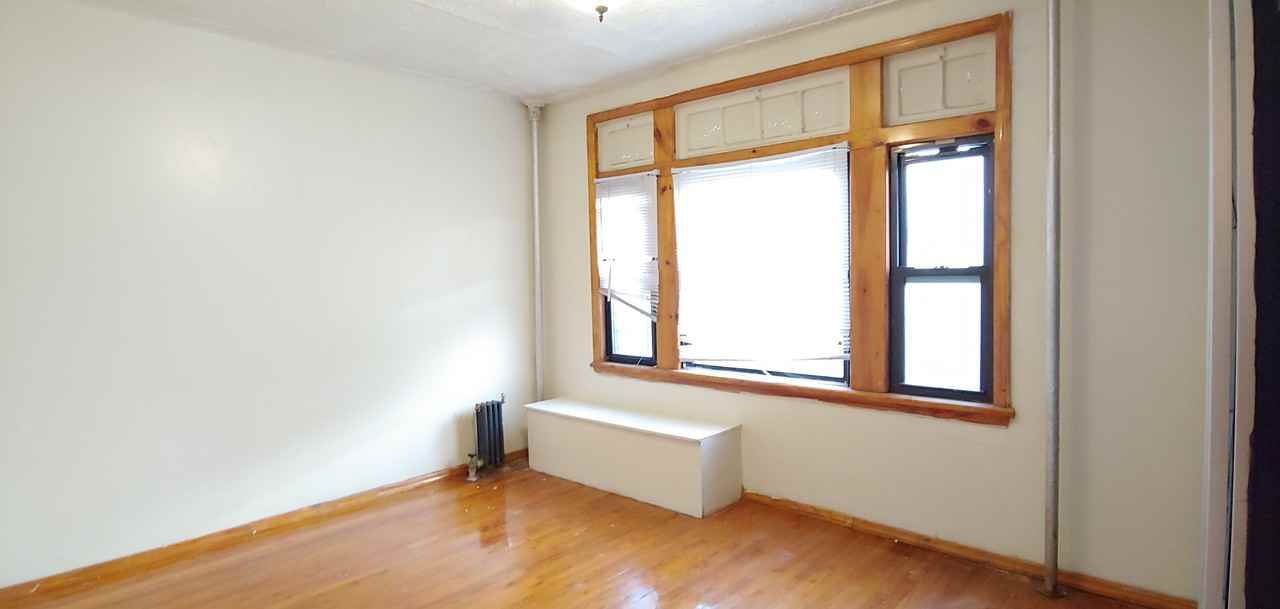 5th Ave & 14th St #2r