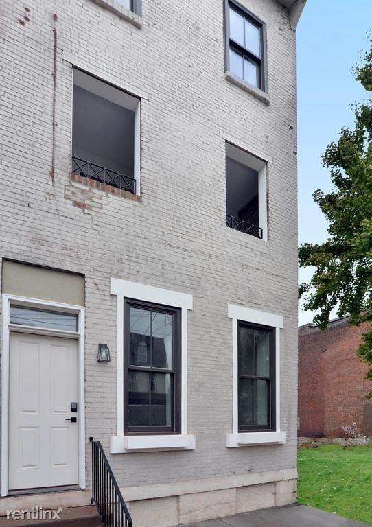 1715 Locust St #2 - Photo 3 of 22