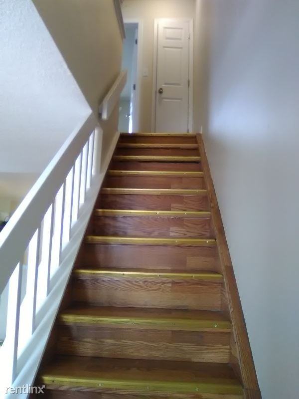 1842 Zebulon Dr - Photo 3 of 11