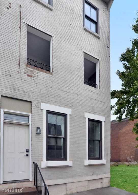 1713 Locust St #101 - Photo 2 of 16