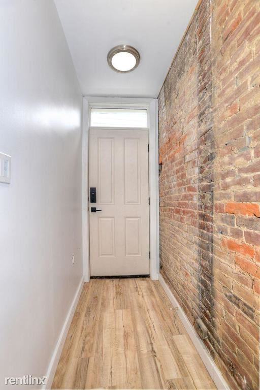 1713 Locust St #101 - Photo 3 of 16