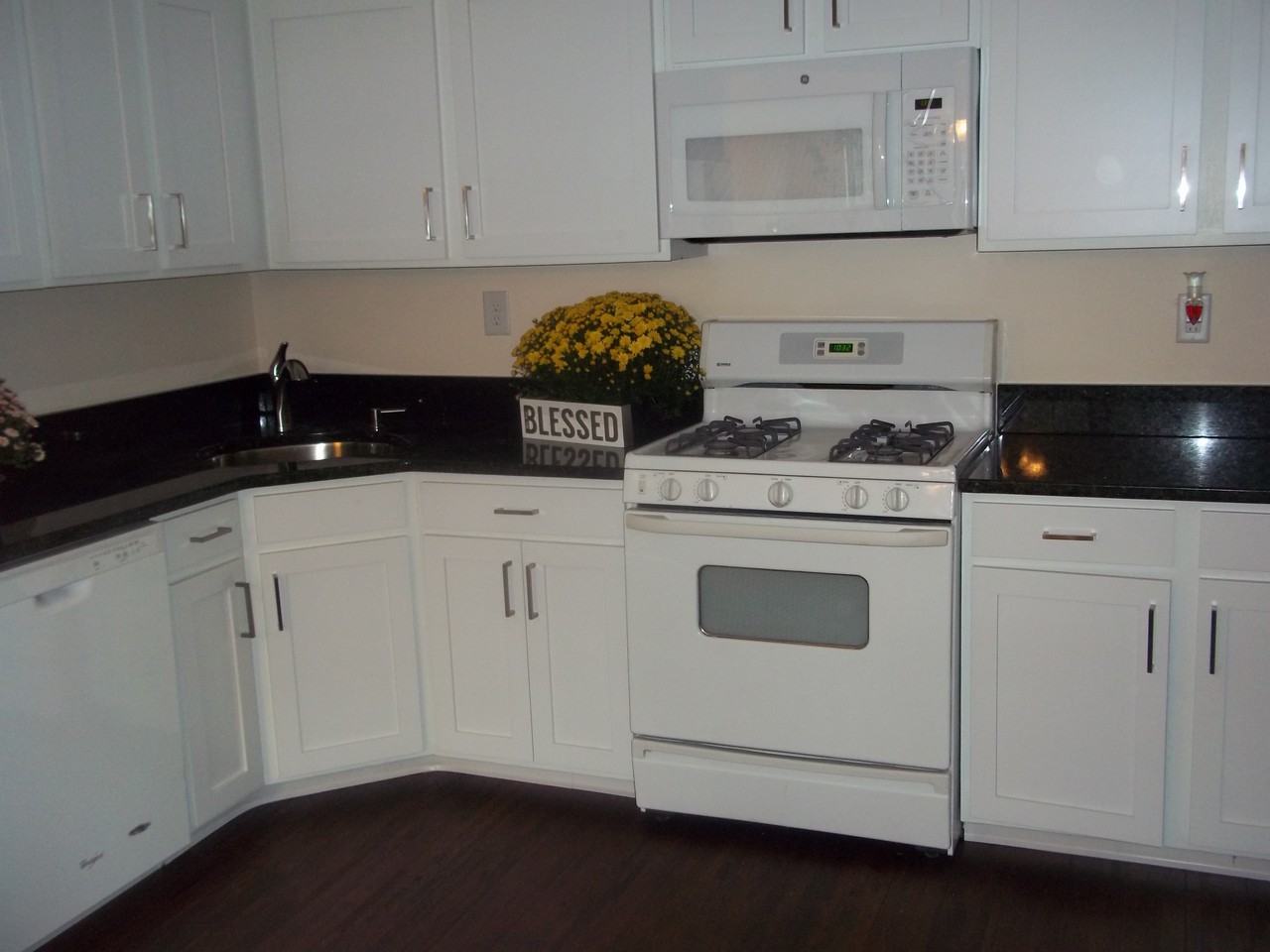 27 Concord Rd - Photo 3 of 7