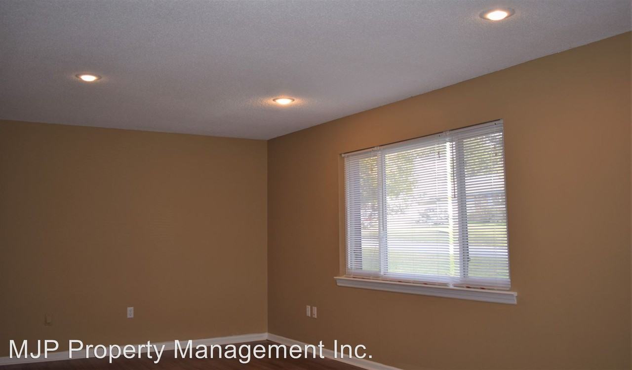 6024 Hillcrest Dr - Photo 2 of 7