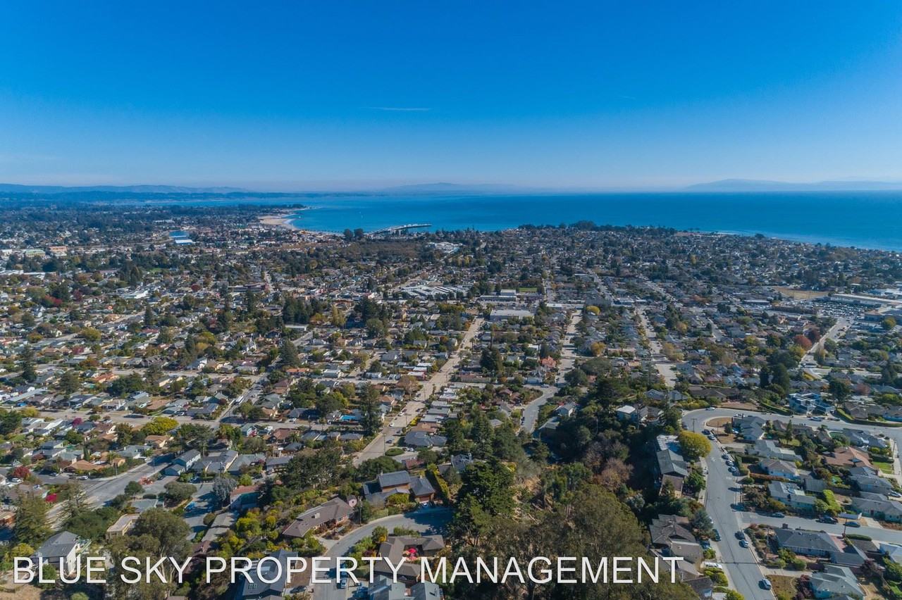 139 Scenic St - Photo 2 of 21