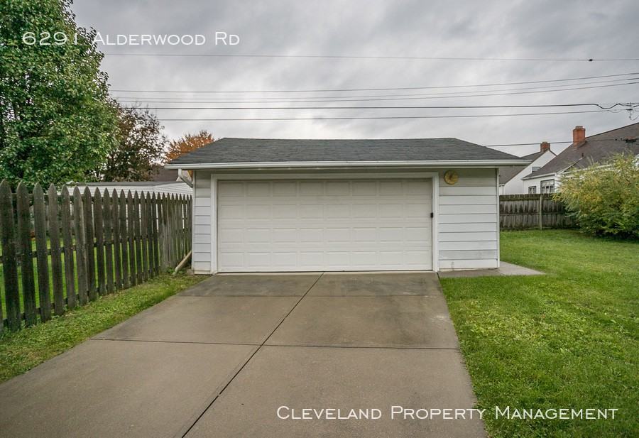 6291 Alderwood Rd - Photo 3 of 37