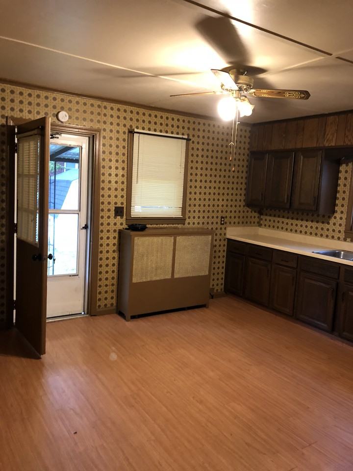 271 Van Gelder St - Photo 3 of 14