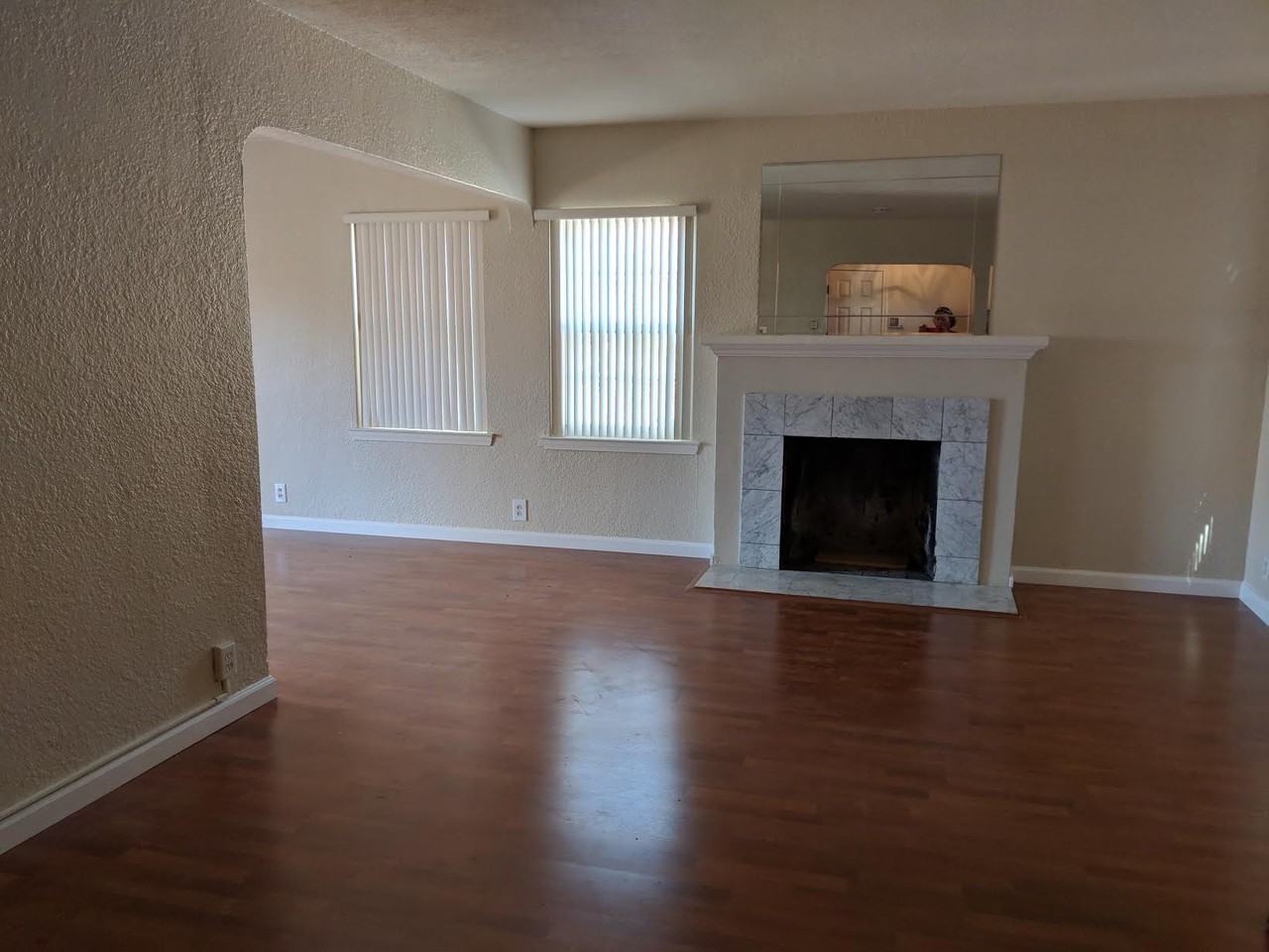 388 Farrelly Dr - Photo 3 of 5