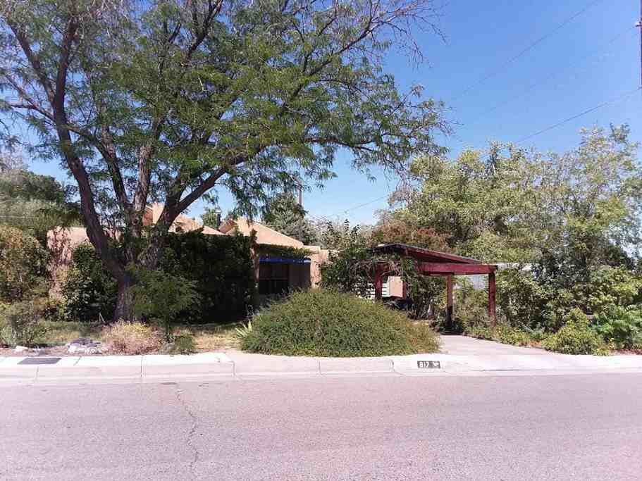 817 Loma Vista Dr NE - Photo 3 of 28