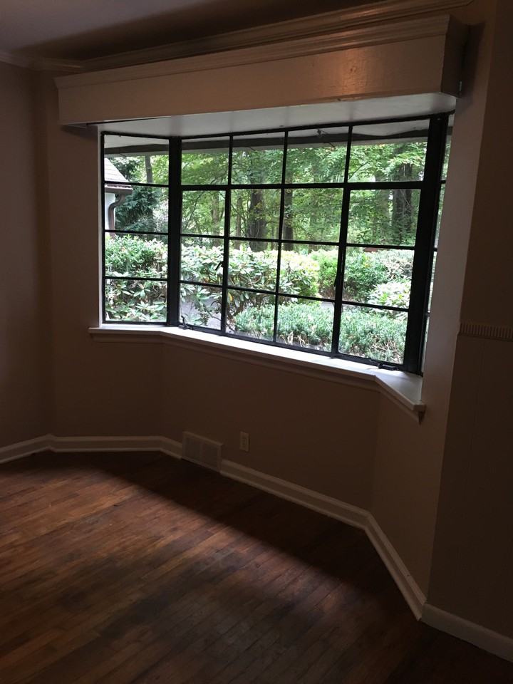 1269 Gradyville Rd - Photo 3 of 5