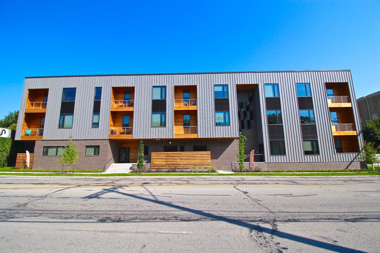 662 E 63rd St #2B