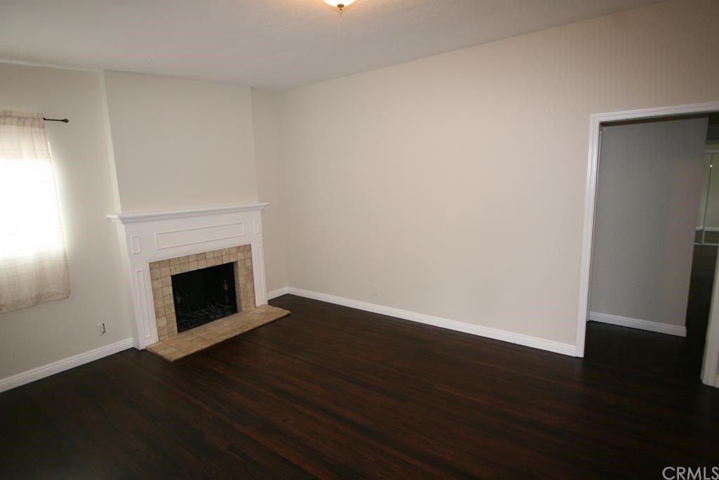 317 E Neece St - Photo 2 of 5