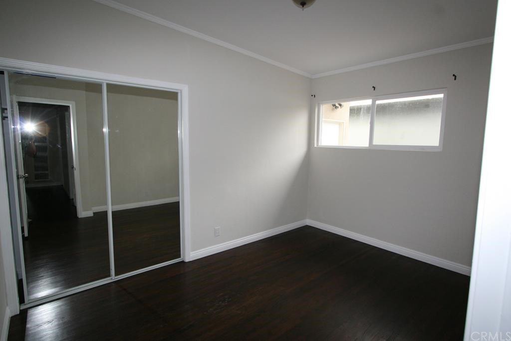 317 E Neece St - Photo 3 of 5