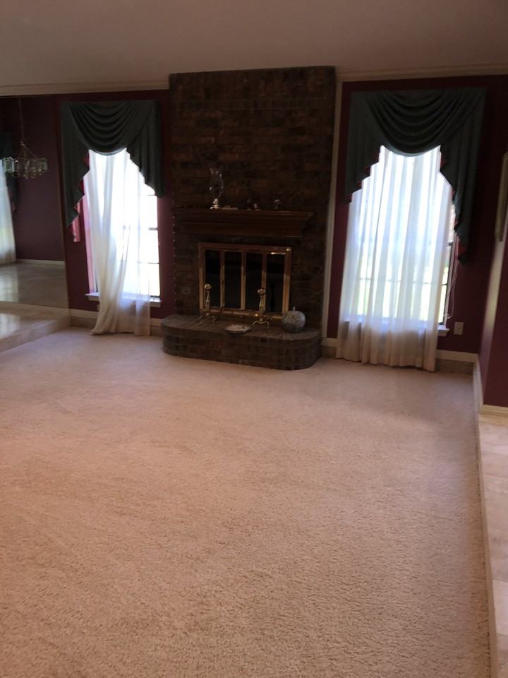 1801 Twin Oaks St - Photo 2 of 5