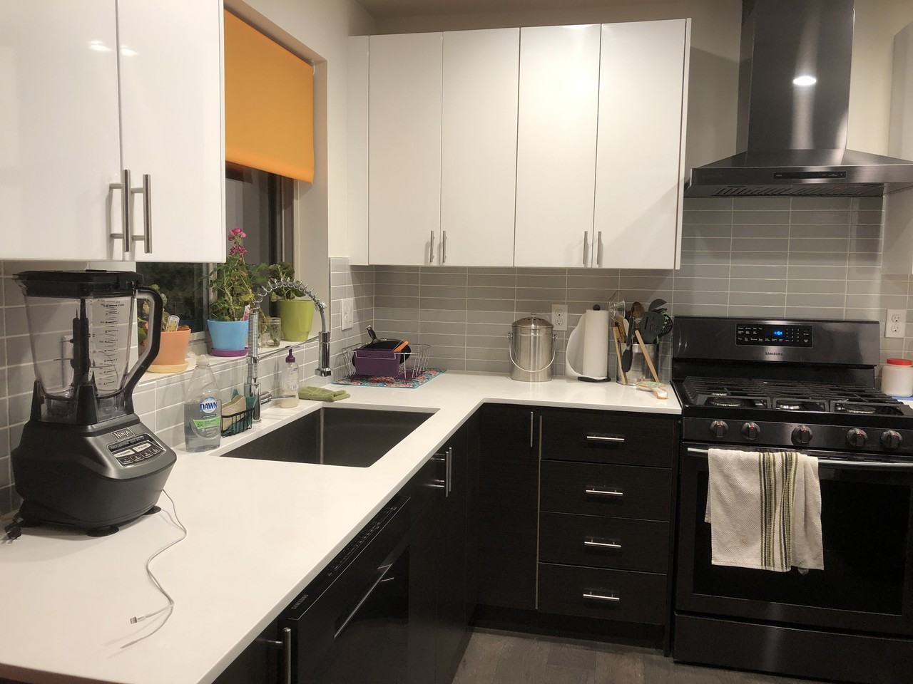 7528 Renton Ave S #B - Photo 2 of 8