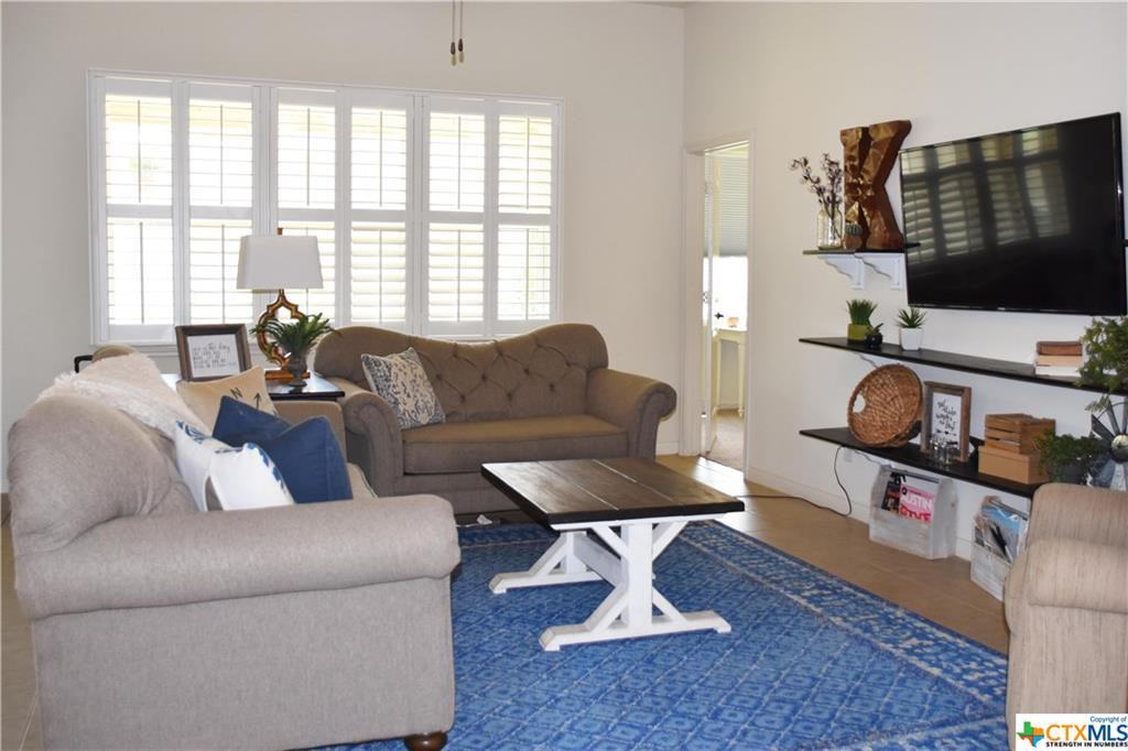 380 Cylamen - Photo 3 of 5