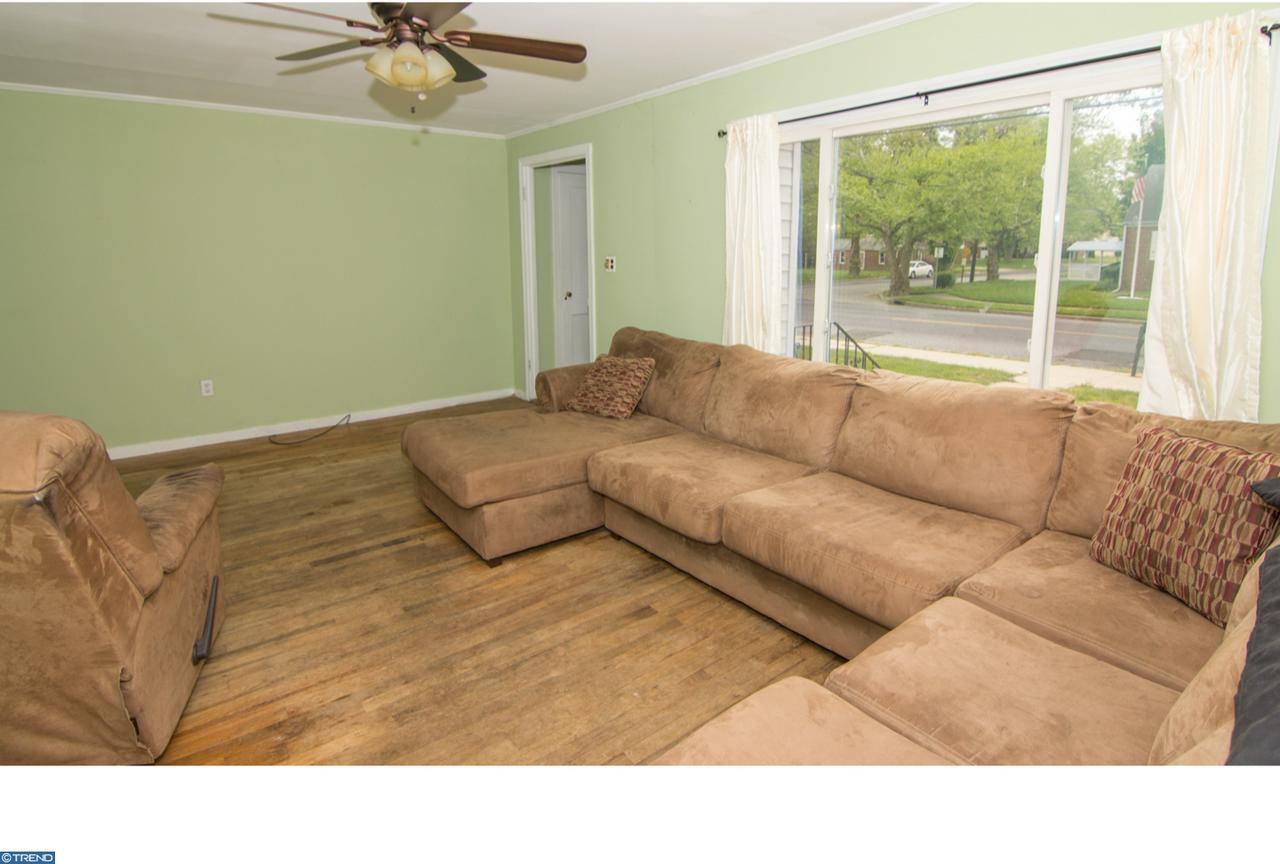 201 Chestnut St - Photo 3 of 25