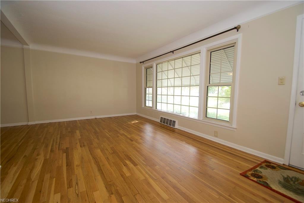 629 Bayridge Blvd - Photo 3 of 19