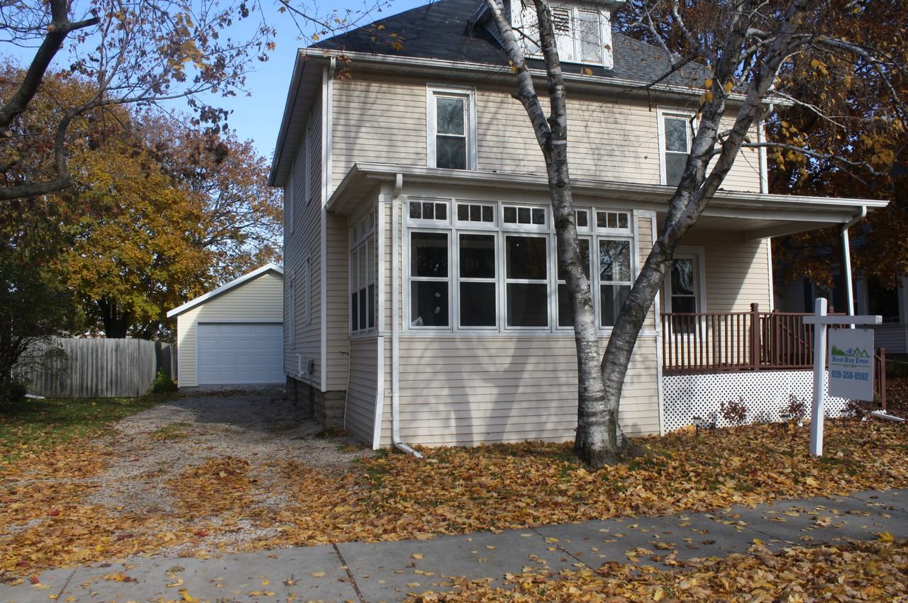 348 3rd St - Photo 2 of 27