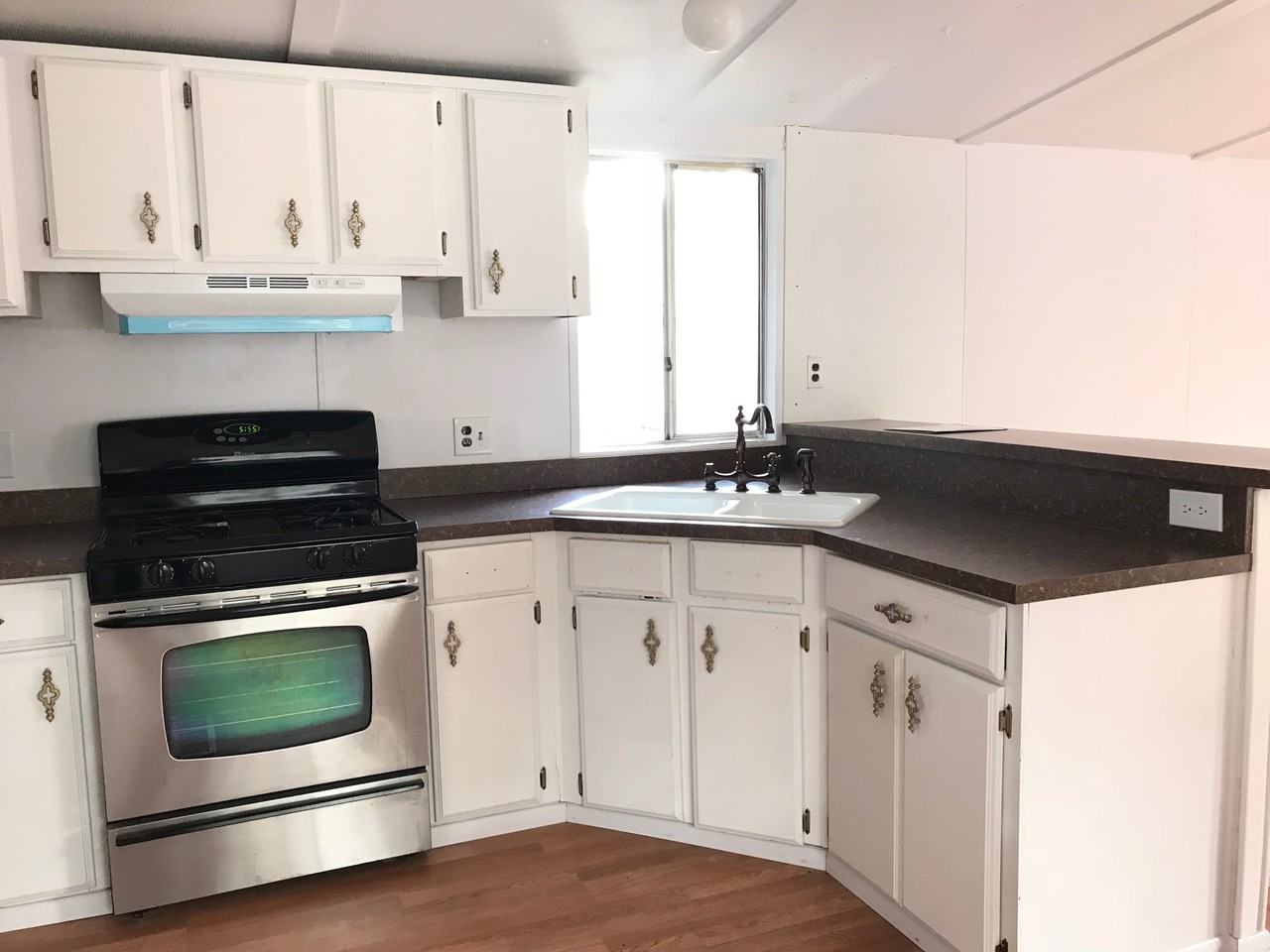 754 E Zuni Dr - Photo 3 of 12