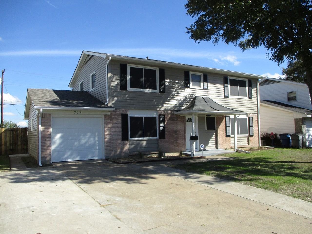 717 Rutgers Dr - Photo 2 of 15