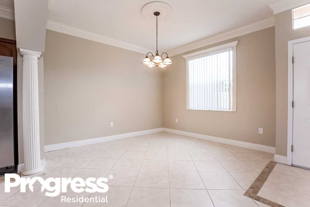 814 Terranova Rd - Photo 3 of 15