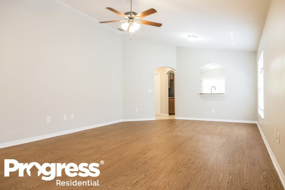 425 Maple Pointe Dr - Photo 2 of 15