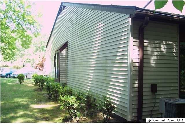 91 Arrowood Rd #F - Photo 3 of 7