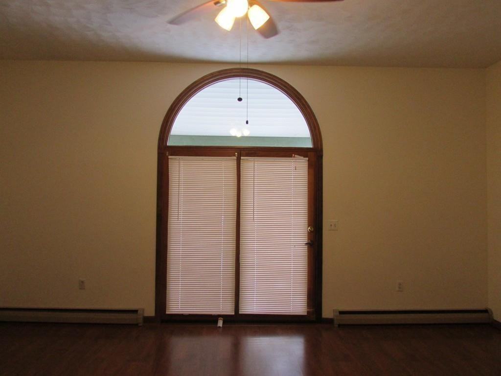 353 Litchfield St - Photo 2 of 22