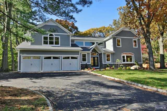 117 Rose Ave - Photo 3 of 25