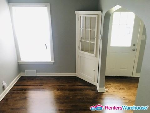 3710 N 36th St - Photo 3 of 20