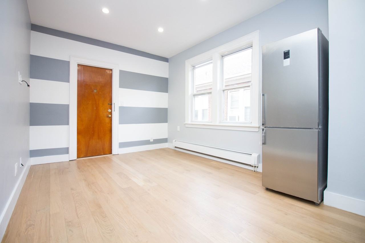 37-33 75th St #4 - Photo 3 of 6